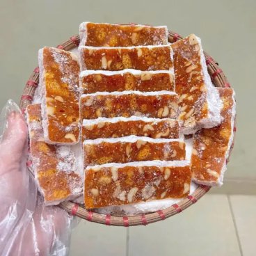 Bánh chè lam gấc (Bắc Giang)